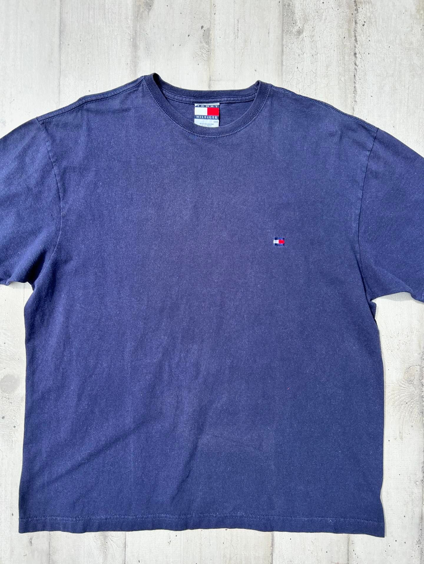 Tommy Hilfiger (L)