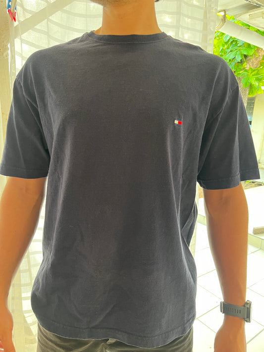 Tommy Hilfiger (L)